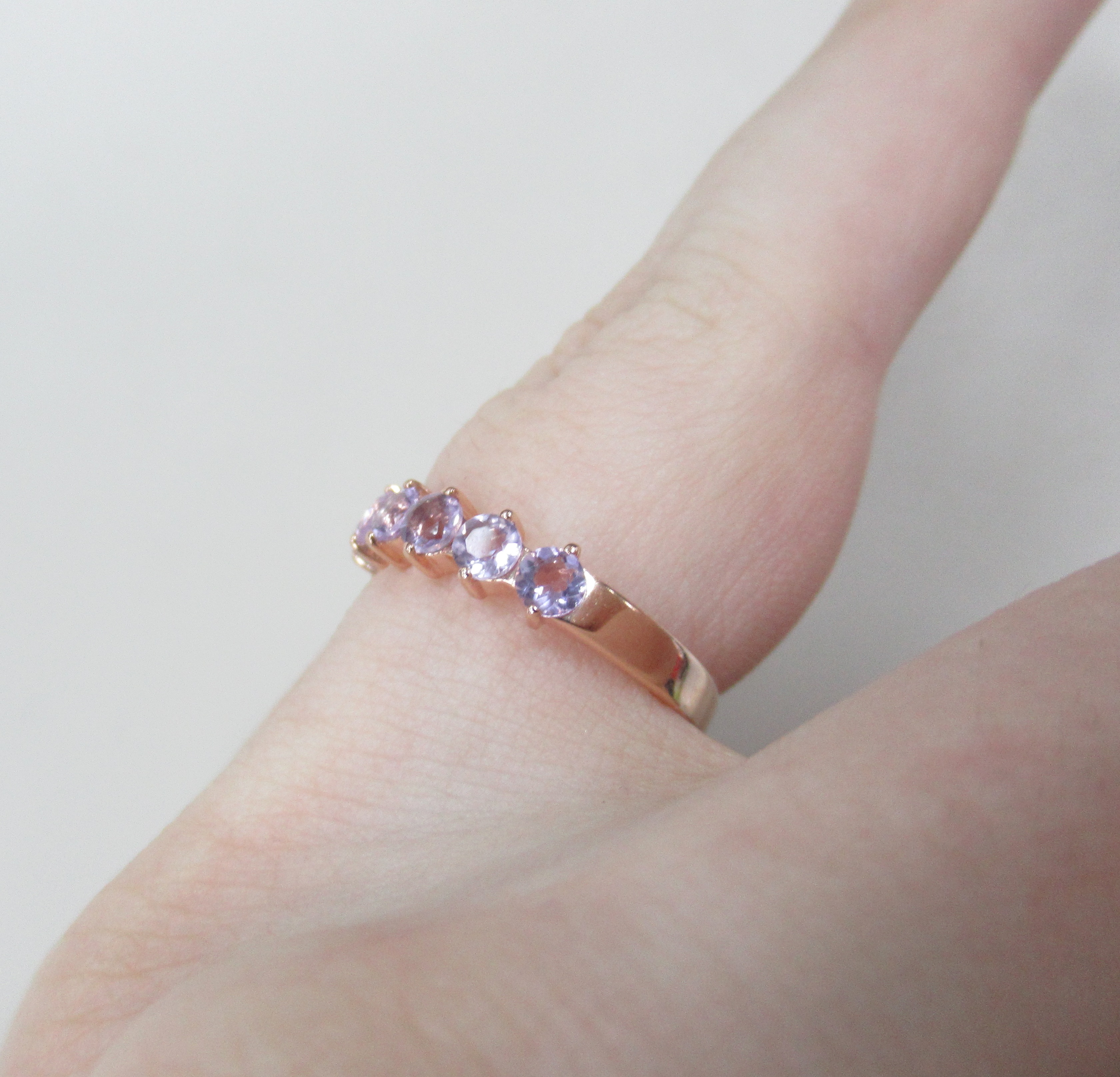 Серебряное кольцо с аметистами